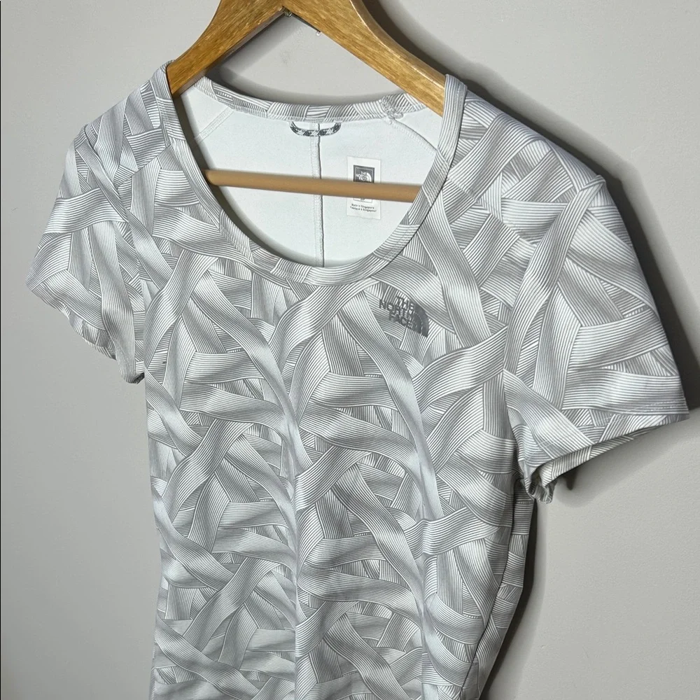 The North Face VaporWick Top - Picture 4 of 9